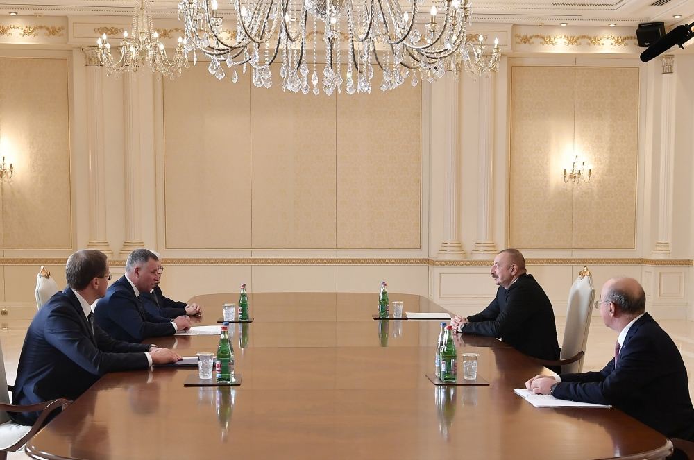 Президент Ильхам Алиев принял министра по чрезвычайным ситуациям России