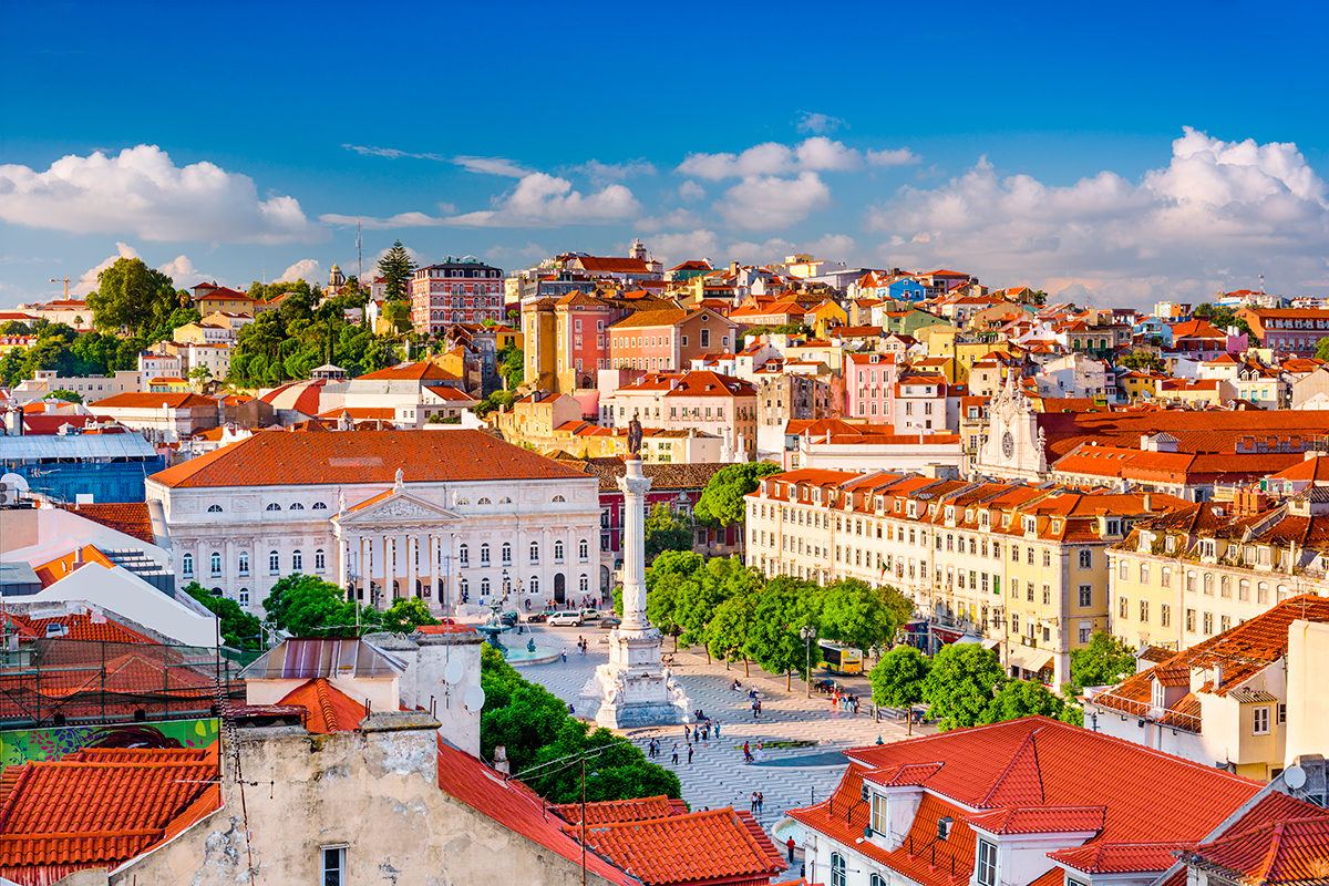 Власти Португалии отменили программу "золотых" виз в Лиссабоне и Порту