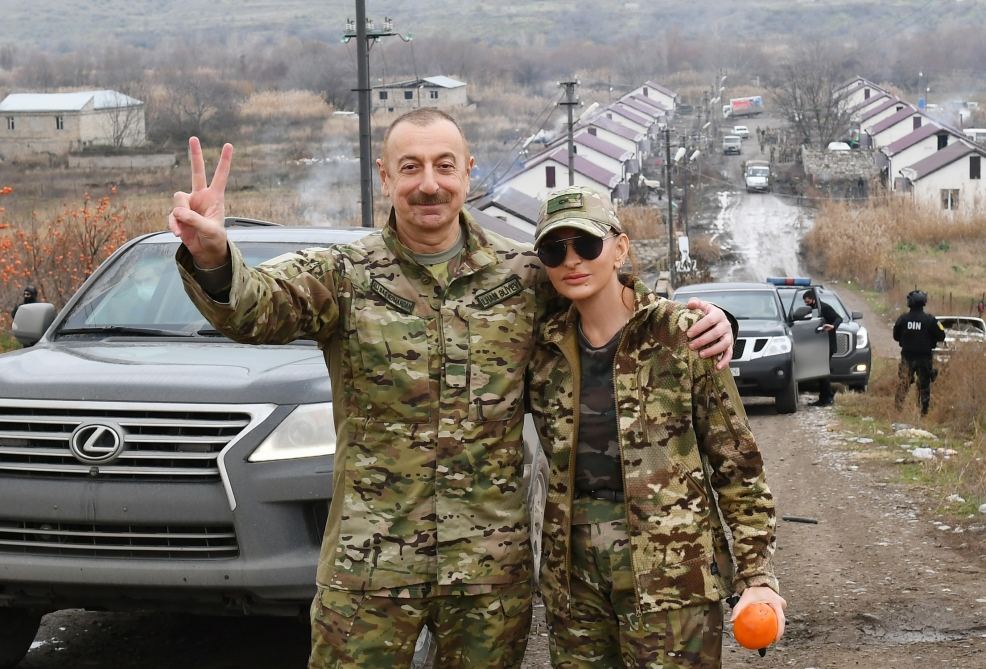 Президент Ильхам Алиев и Первая леди Мехрибан Алиева побывали в Губадлинском и Зангиланском районах (ОБНОВЛЕНО) (ФОТО/ВИДЕО)