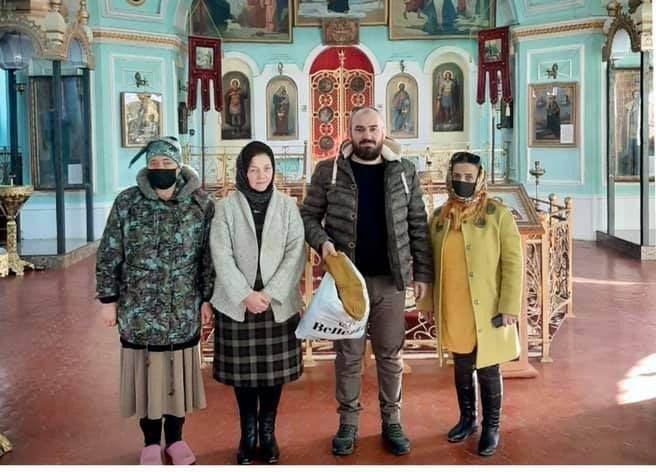 Прихожане русской православной церкви Гянджи связали шерстяные носки и отправили солдатам (ФОТО)