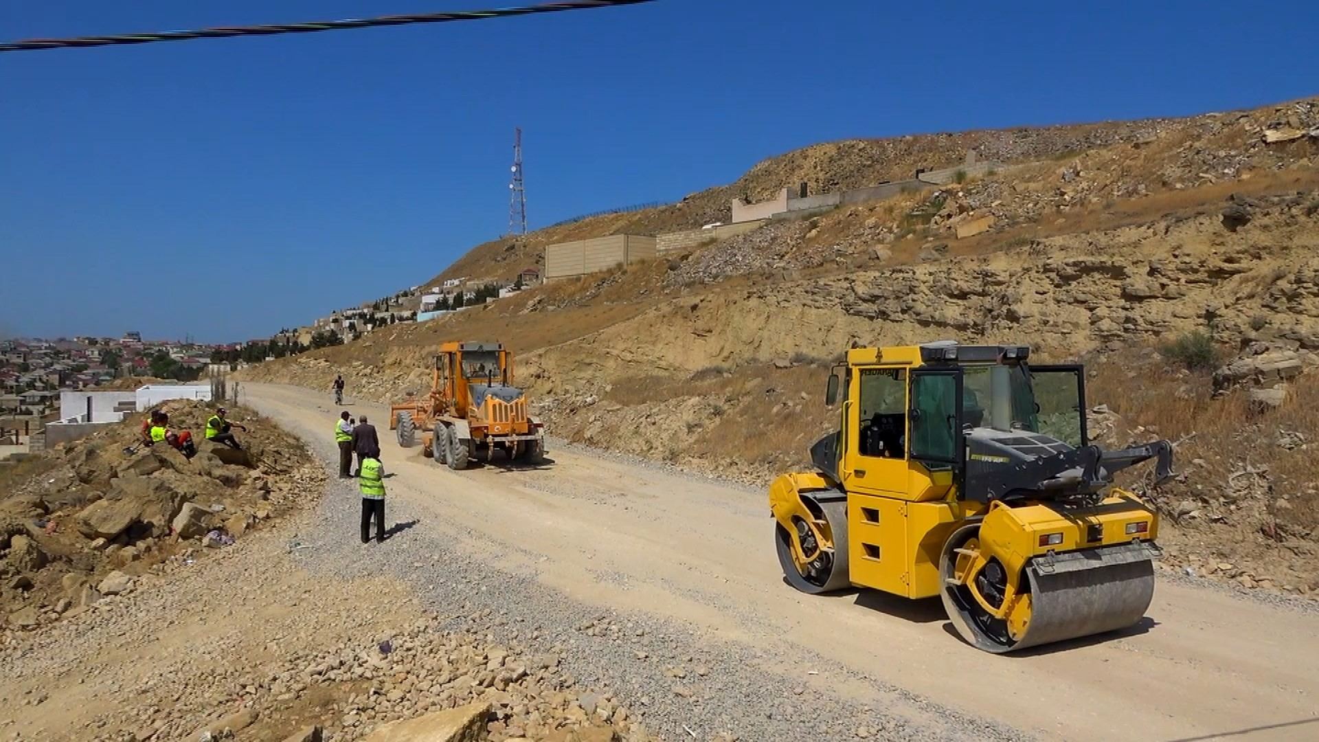В одном из районов Баку завершены работы по ремонту улиц и дорог (ФОТО/ВИДЕО)