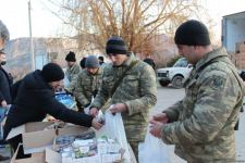 Heydər Əliyev Fondu və “Bravo” supermarketlər şəbəkəsi Ağdamda əsgərlərə sovqat çatdırıb (FOTO)