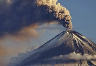 Volcano erupts in Japan, anti-crisis center established
