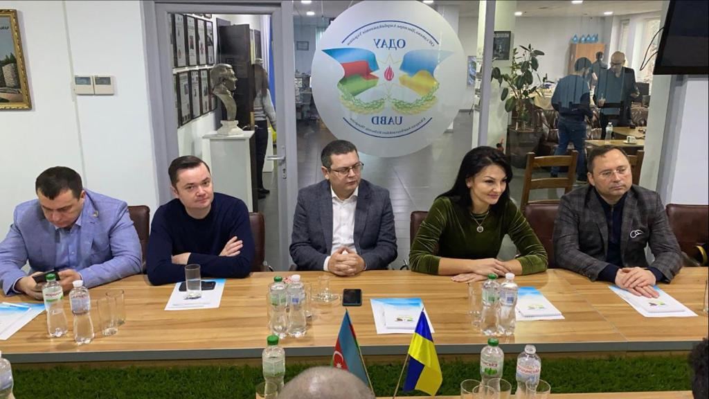В Раде азербайджанцев Украины состоялась встреча с депутатами