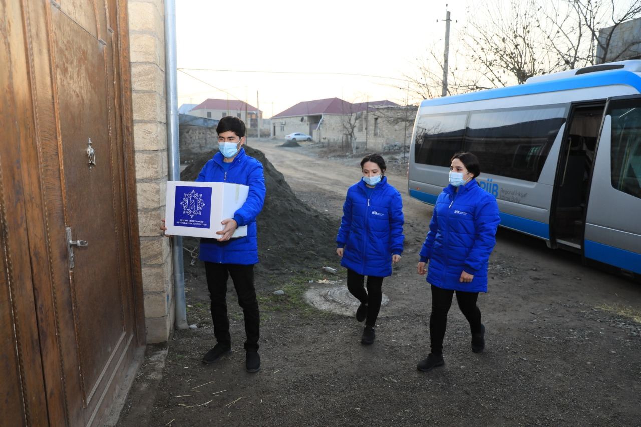 Фонд Гейдара Алиева передал праздничные посылки почти 100 тысячам семей (ФОТО)