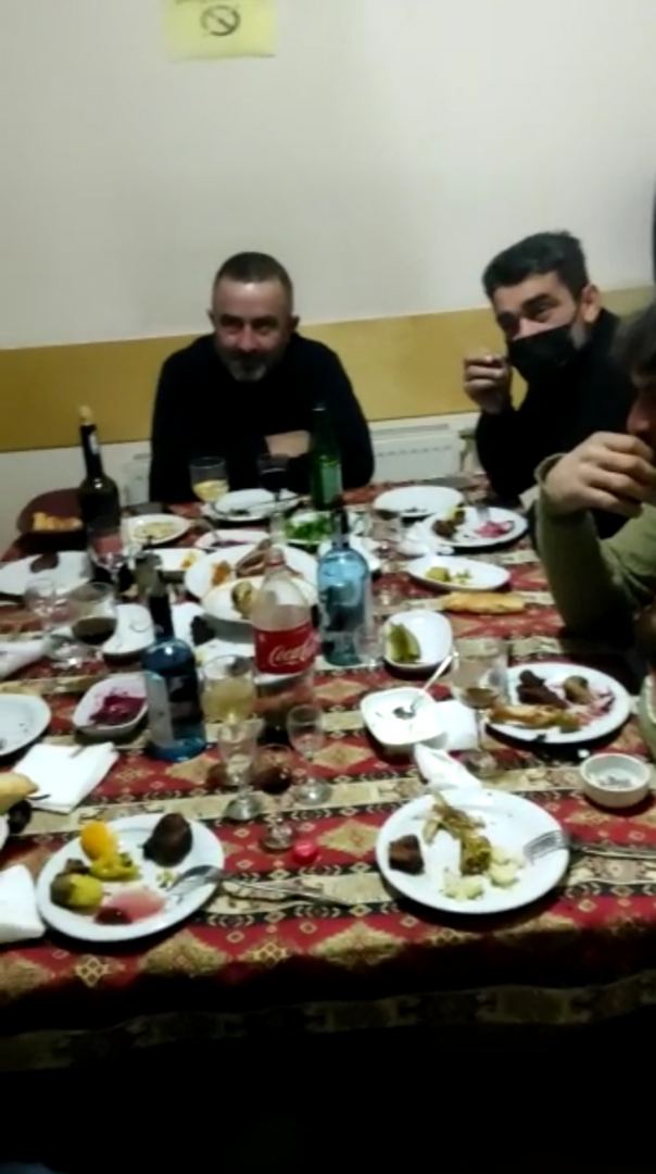 Ağsuda gizli işləyən kafe aşkarlandı, 25 nəfər məsuliyyətə cəlb edildi (FOTO/VİDEO)