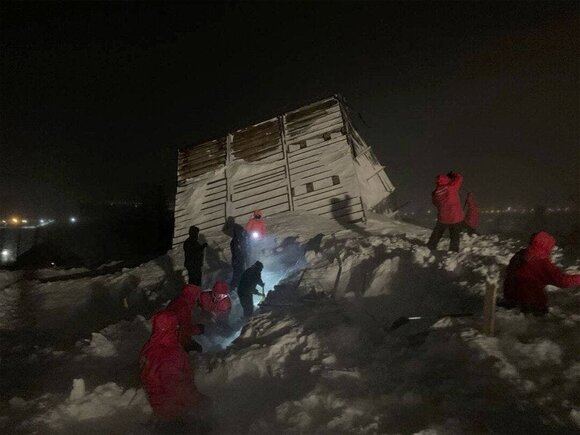 Спасатели обнаружили тело малолетнего ребенка, погибшего в результате схода лавины в России - Gallery Image