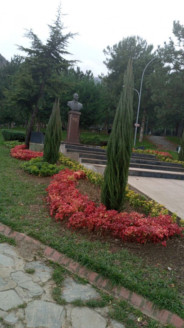 Bursadakı Heydər Əliyev Parkı əsaslı şəkildə təmir olunur (FOTO)