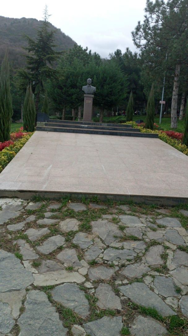Bursadakı Heydər Əliyev Parkı əsaslı şəkildə təmir olunur (FOTO)