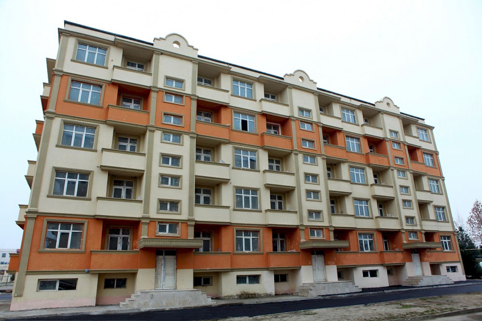В Азербайджане квартиры получили еще 30 семей шехидов и участников Отечественной войны (ФОТО)