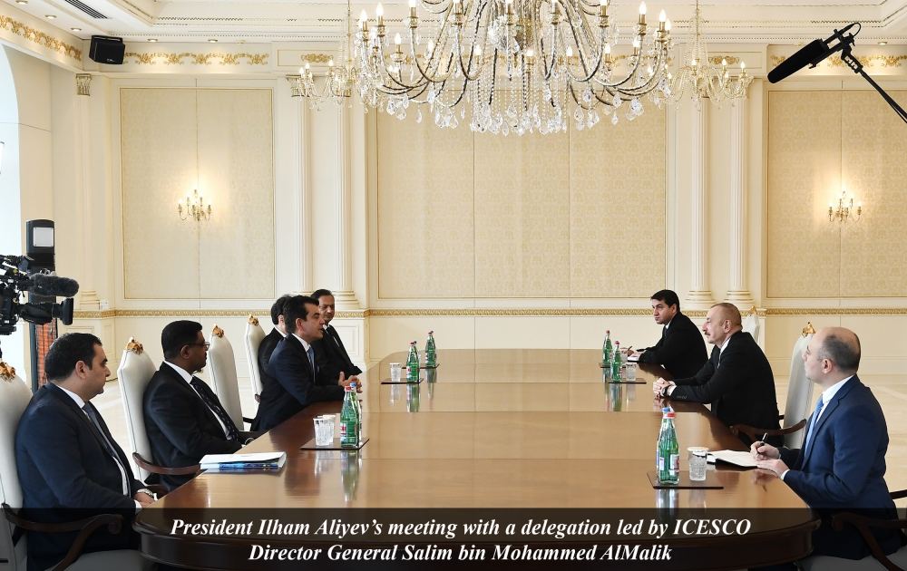 President Ilham Aliyev receives delegation led by ICESCO Director General (PHOTO)