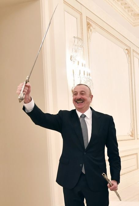 Director-General of ICESCO presents keepsake to President Aliyev on occasion of Victory (PHOTO)