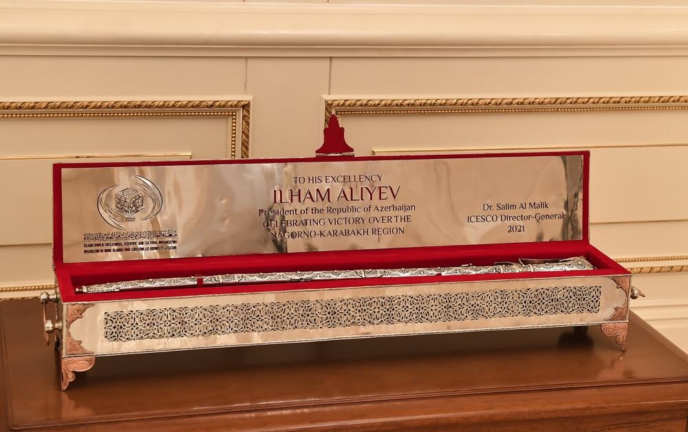Director-General of ICESCO presents keepsake to President Aliyev on occasion of Victory (PHOTO)