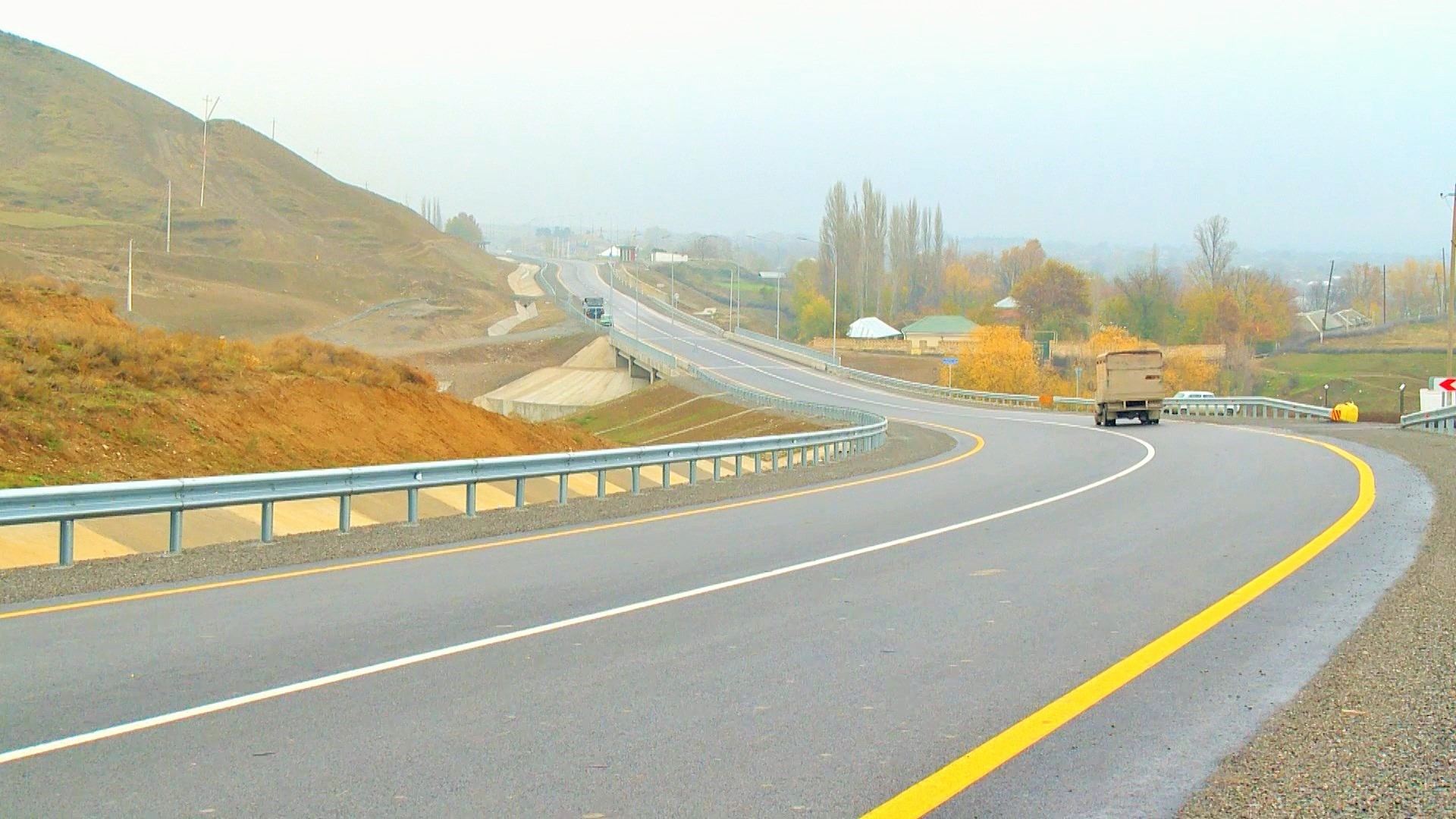 Respublika əhəmiyyətli 2 avtomobil yolunun tikintisi yekunlaşdı (FOTO)