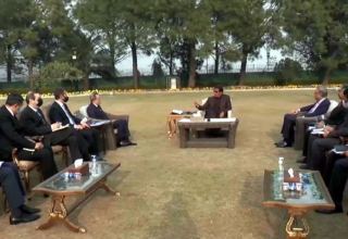 Azerbaijani FM meets with Prime Minister of Pakistan
