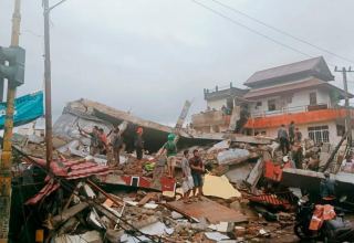В Индонезии семь человек погибли и 600 пострадали из-за серии землетрясений