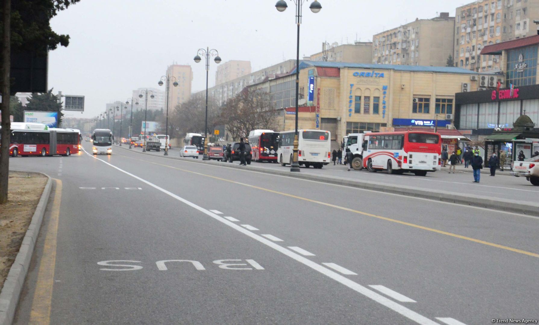 Водители, заехавшие на автобусные полосы в Баку, будут наказаны