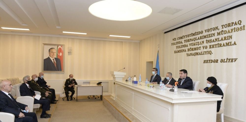 Помощник Президента Азербайджана Хикмет Гаджиев принял участие в заседании правления Организации ветеранов республики (ФОТО)