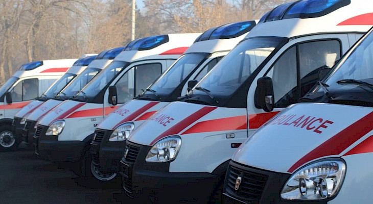 Организациям здравоохранения на юге Кыргызстана передали 36 машин скорой помощи