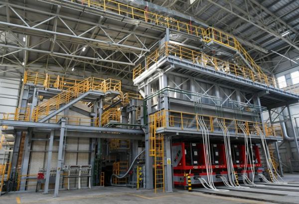 Azerbaijani company reveals expected volume of colored glass production at future plant