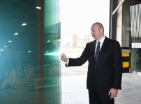 Президент Ильхам Алиев заложил фундамент двух заводов и открыл предприятие по производству листового стекла в Сумгайытском химическом промышленном парке (ФОТО/ВИДЕО)