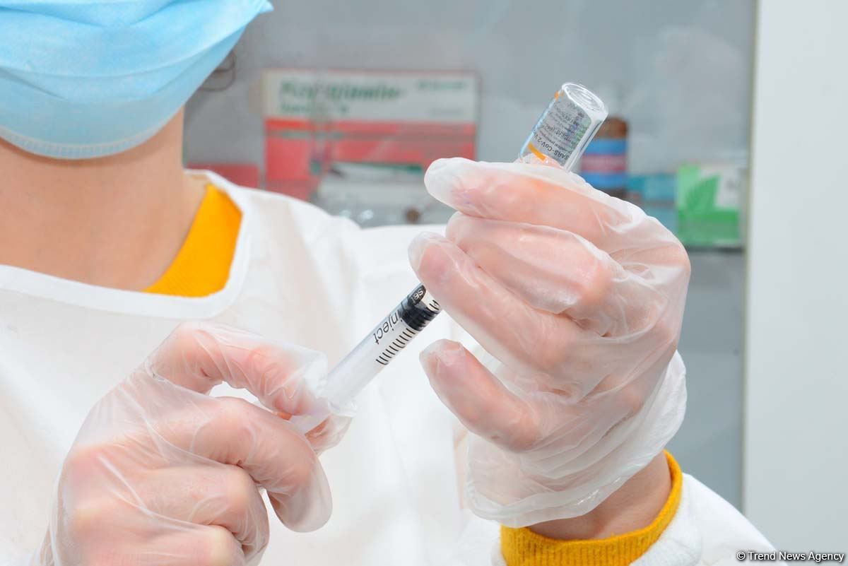 Только вакцинация 50% населения Азербайджана позволит остановить рост инфицирование  COVID-19 - врач-инфекционист