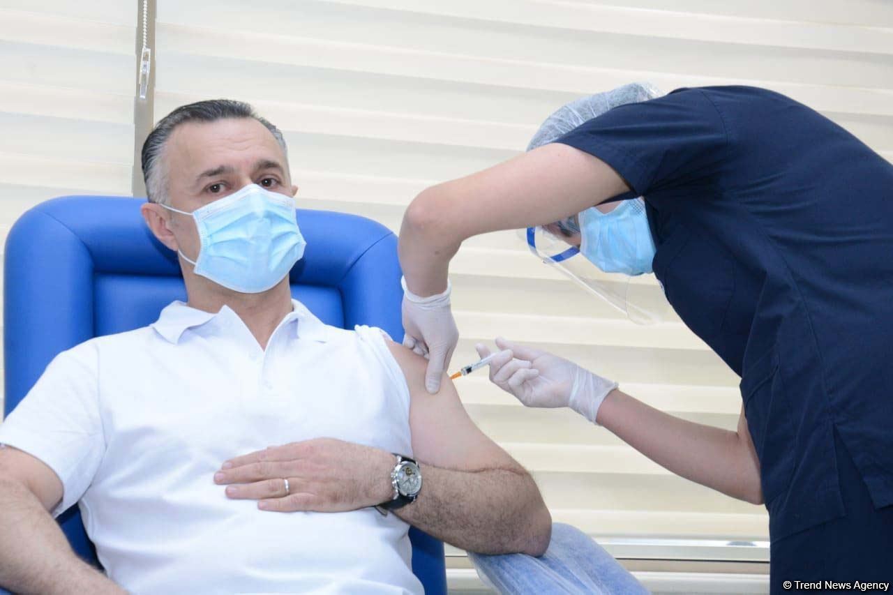 Azerbaijan's Health Minister, Head of TABIB vaccinated from COVID-19 (PHOTOS)