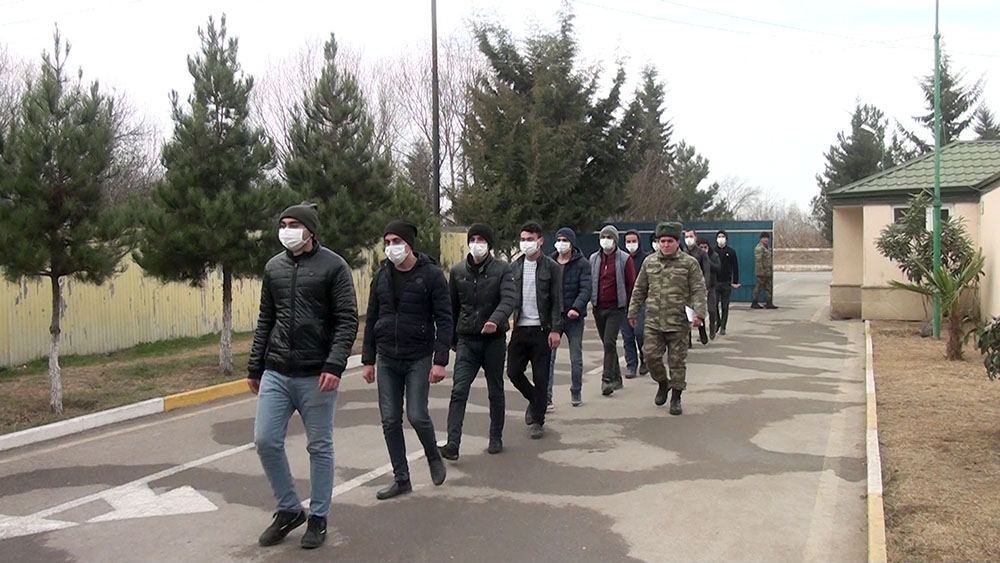 В Азербайджане продолжается прием молодых солдат в учебные воинские части (ФОТО/ВИДЕО)