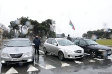 В Азербайджане память шехидов почтена минутой молчания, приостановлено движение транспорта (ФОТО/ВИДЕО)