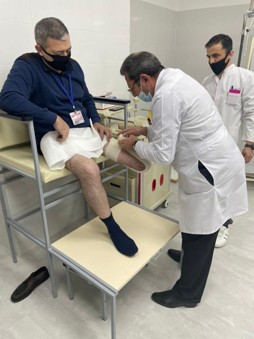 Sol ayağını itirmiş qaziyə yüksək texnologiyalı protez hazırlanır (FOTO)