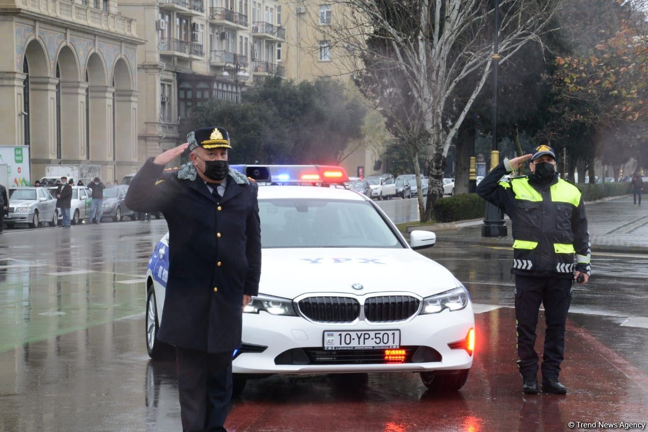 Azerbaijan holds minute of silence to honor January 20 victims (PHOTOVIDEO)