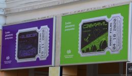 Банеры на фронтоне здания Киноцентра "Низами" в форме билетов с датами освобождения от оккупации азербайджанских городов (ФОТО)