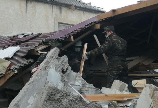 Из под завалов дома в Хырдалане извлечено тело еще одного человека