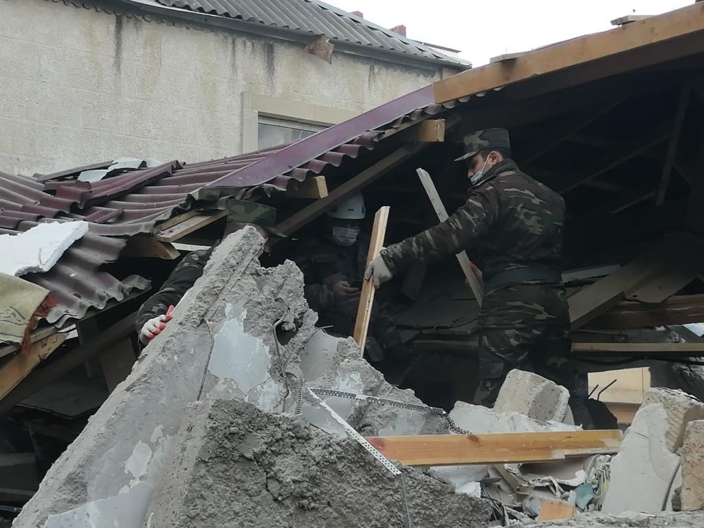 МЧС продолжает поисково-спасательную операцию в Хырдалане (ФОТО/ВИДЕО)