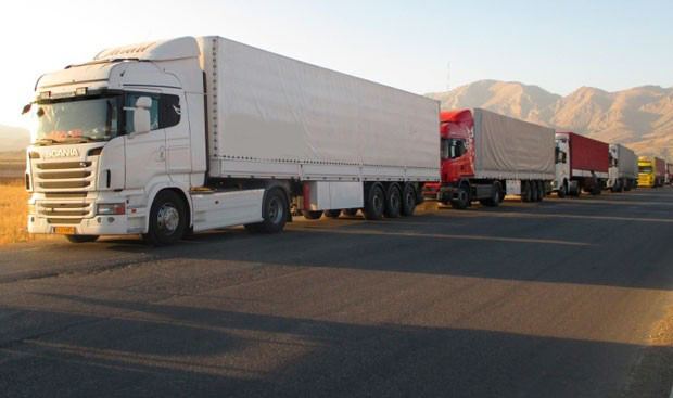 Иранские грузовики начали перевозить грузы в Азербайджан без разгрузки на таможенном посту