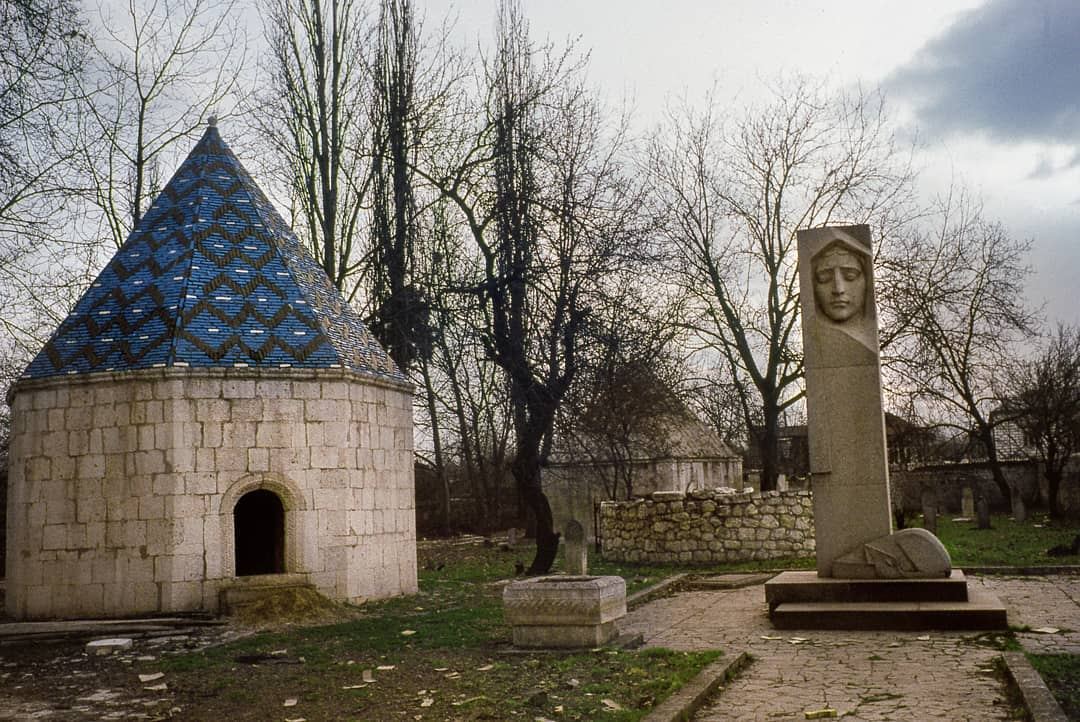 Всемирно известный фотограф показал, как армяне разрушили памятник Натаван в Агдаме (ФОТО/ВИДЕО) - Gallery Image