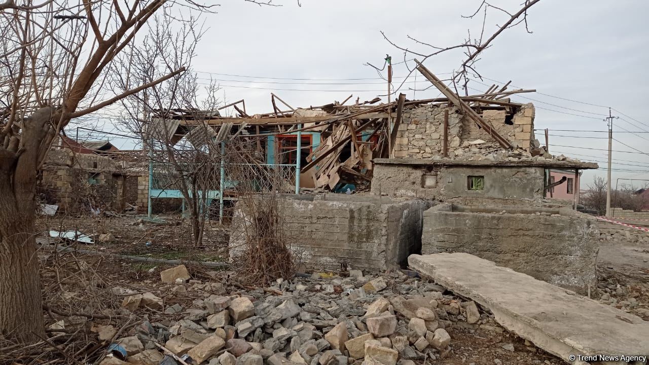 В Гяндже восстанавливаются разрушенные в результате армянской агрессии дома (ФОТО)