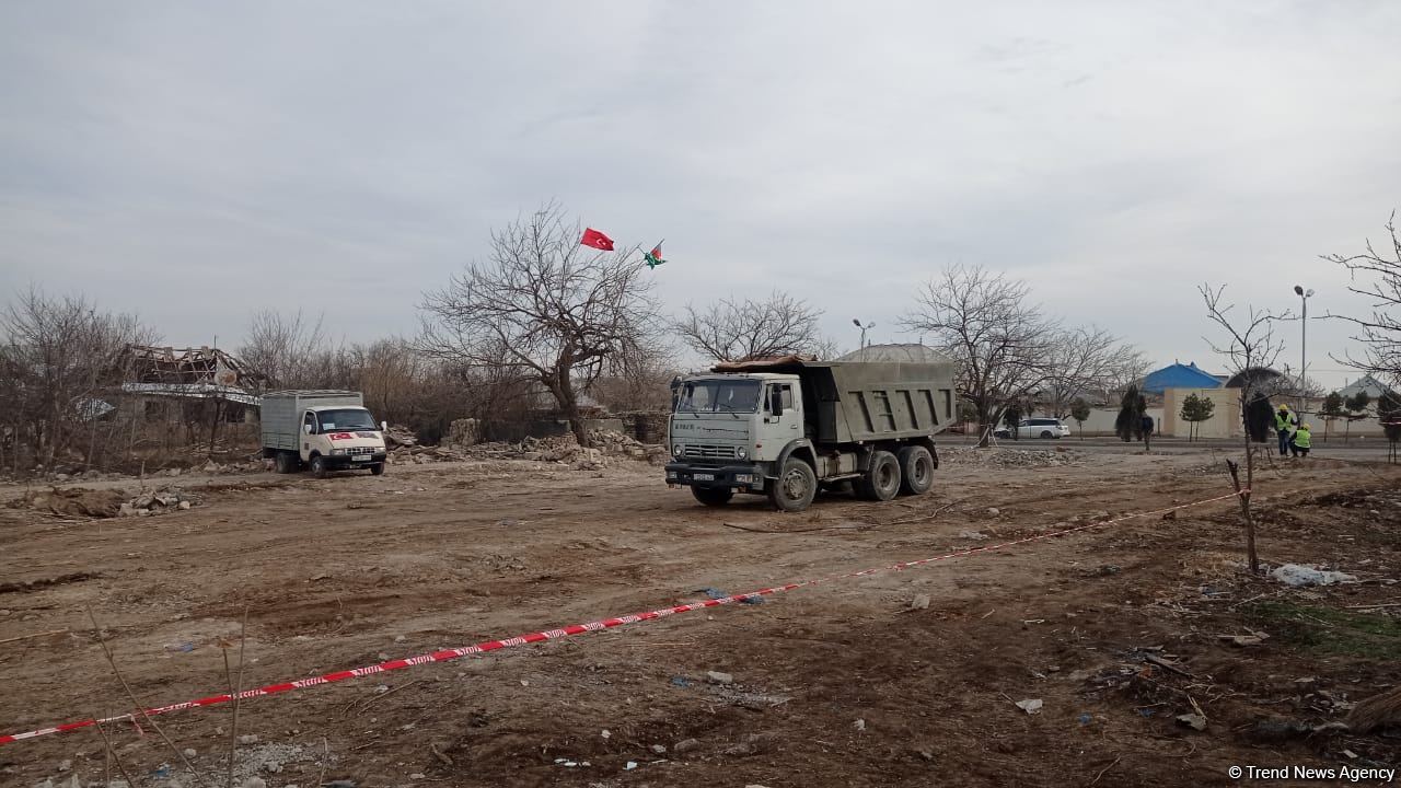 В Гяндже восстанавливаются разрушенные в результате армянской агрессии дома (ФОТО)