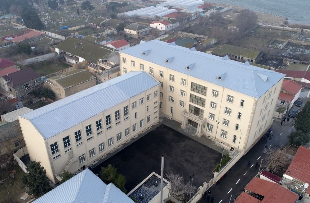 Президент Ильхам Алиев ознакомился с условиями, созданными в заново отстроенных школах в Сабунчинском и Сураханском районах (ФОТО/ВИДЕО)