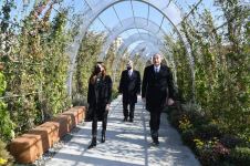 Президент Ильхам Алиев и Первая леди Мехрибан Алиева приняли участие в открытии нового лесопарка в Ясамальском районе столицы (ФОТО) (ВЕРСИЯ 2)