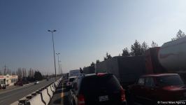 Bakı-Sumqayıt yolunda uzun tıxac yaranıb (FOTO/VİDEO)