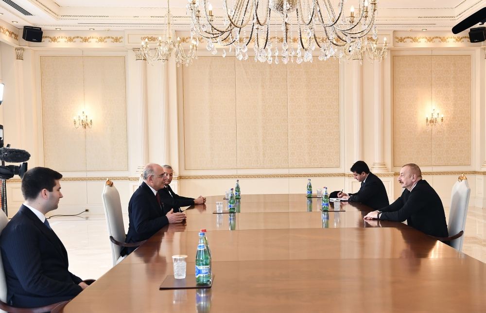 Президент Ильхам Алиев принял зампредседателя Партии националистического движения Турции
