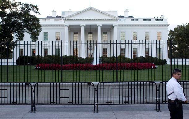 White House says companies investing $700 million to boost EV charger production