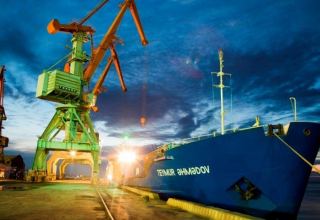 Сухогруз флотилии ASCO начнет контейнерные перевозки в направлении Туркменбаши
