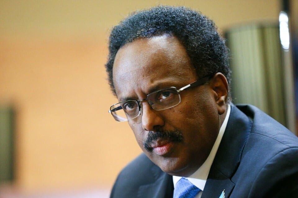 Президент Сомали приостановил полномочия подозреваемого в коррупции премьера