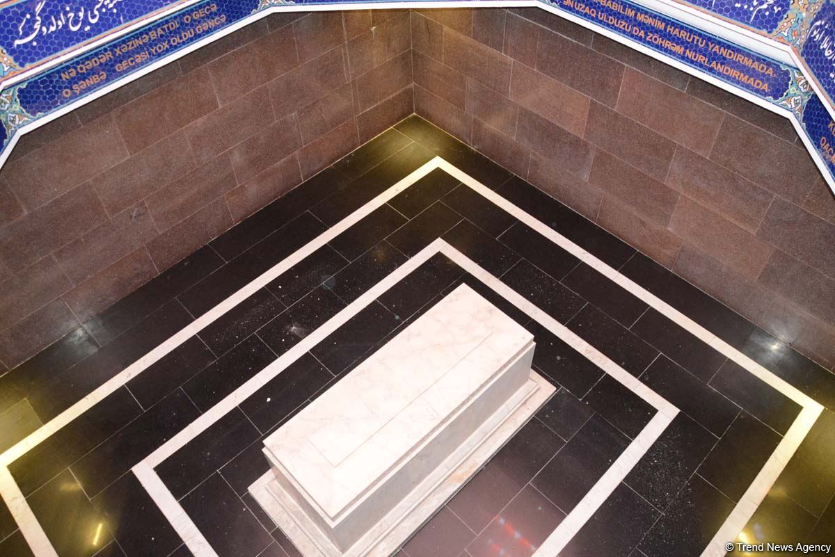 Удивительная история Мавзолея Низами Гянджеви – священное место для женщин, захоронение по традициям огузских тюрков (АРХИВНЫЕ ФОТО)
