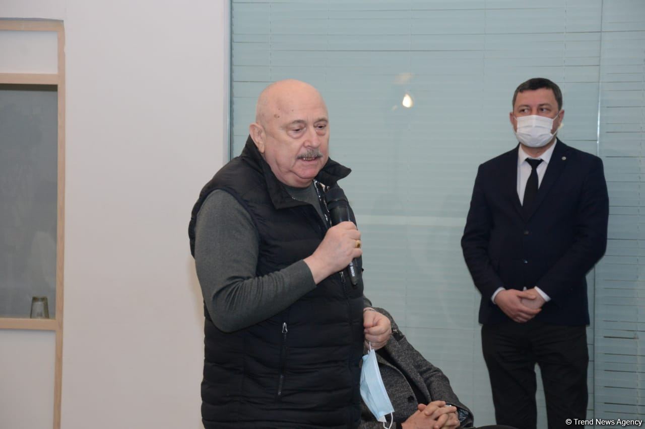 В Баку прошла встреча с российским военным экспертом Игорем Коротченко (ФОТО)