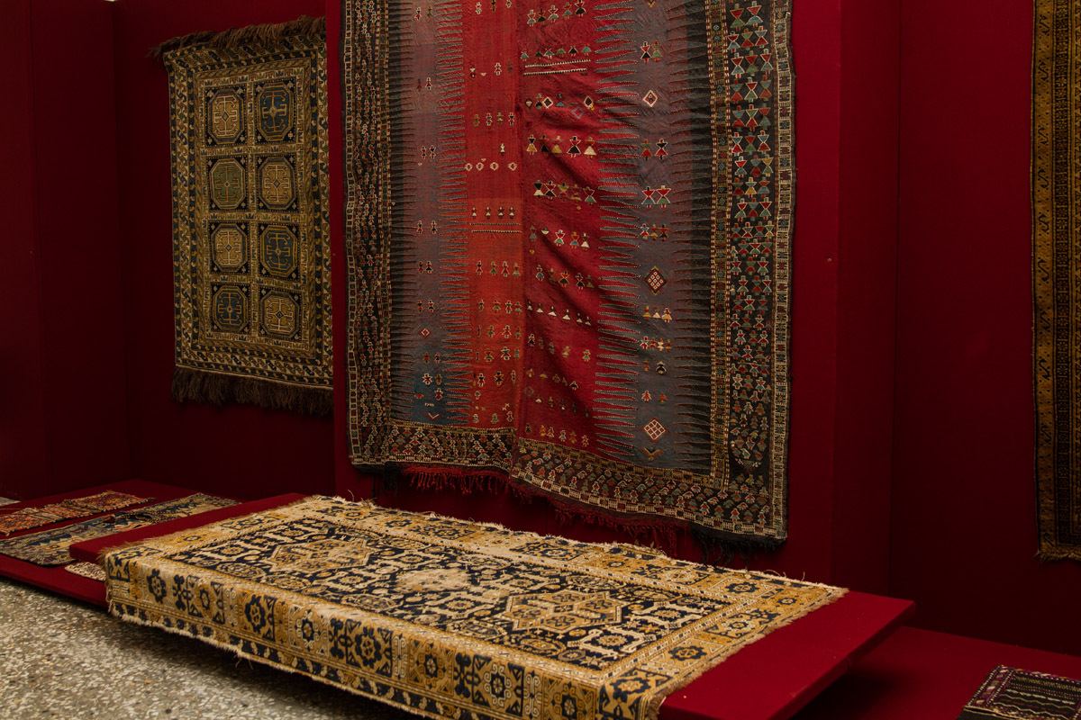 Азербайджанские ковры в России - 100 уникальных предметов (ФОТО)