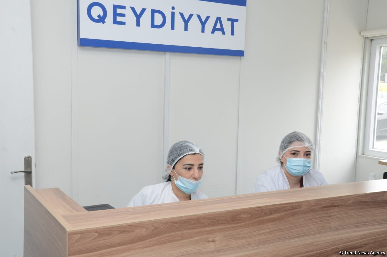 В Азербайджане началась вакцинация от коронавируса сотрудников Кабинета министров - репортаж Trend TV (ФОТО)