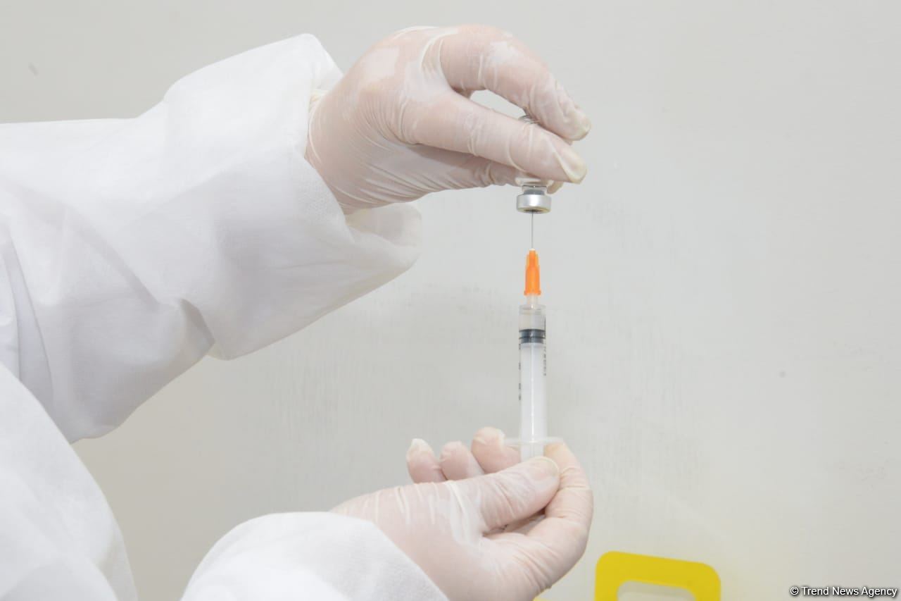 В Азербайджане число вакцинированных от COVID-19 превысило 407 тысяч человек